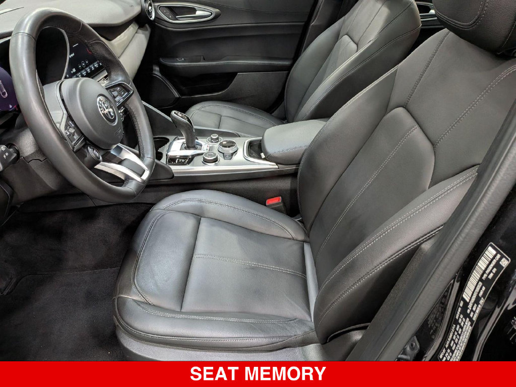 Used 2024 Alfa Romeo Giulia Ti AWD/4WD image 11