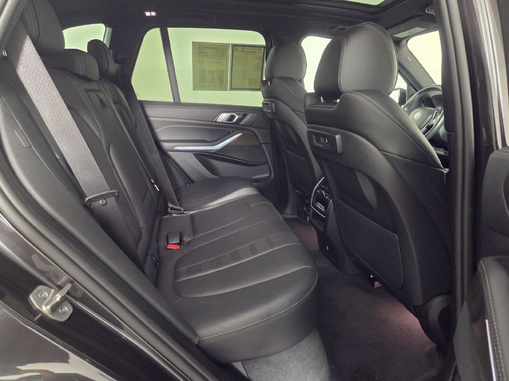 Used 2022 BMW X5 xDrive45e w/ Premium Package AWD/4WD image 30
