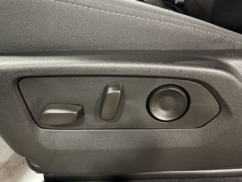 Used 2024 Chevrolet Silverado 1500 Custom image 11