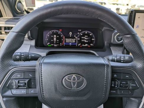 Used 2025 Toyota 4Runner Trailhunter image 24