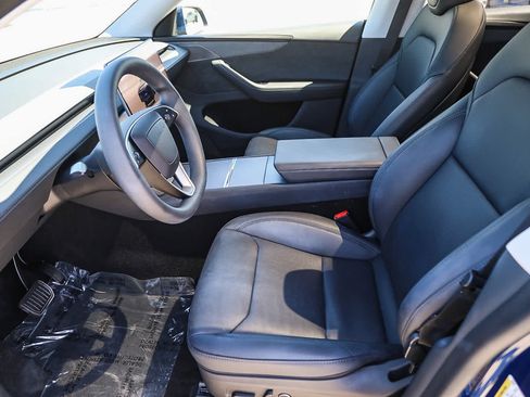 Used 2026 Tesla Model Y Long Range AWD/4WD image 17