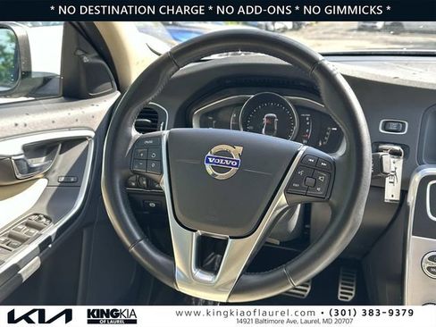 Used 2017 Volvo S60 T5 Dynamic w/ Vision Package FWD image 8