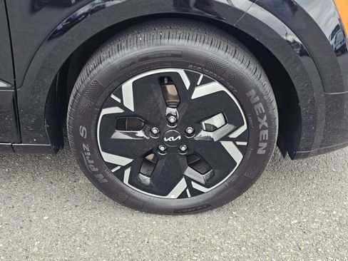 Certified 2023 Kia Niro Wind w/ Wind Preserve Package FWD image 30