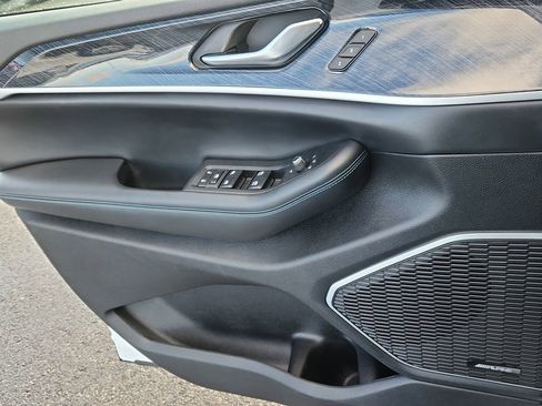 Used 2022 Jeep Grand Cherokee Trailhawk image 9