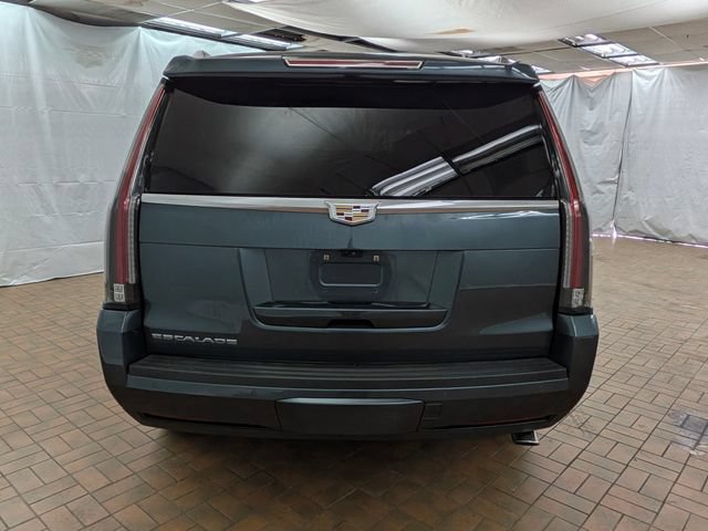 Used 2019 Cadillac Escalade Luxury AWD/4WD image 4