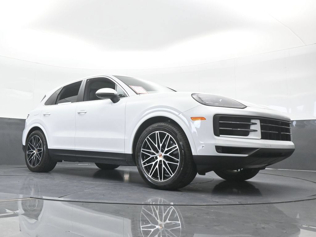 Used 2025 Porsche Cayenne AWD/4WD image 73