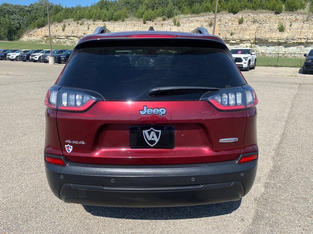Used 2021 Jeep Cherokee Latitude Plus AWD/4WD image 5