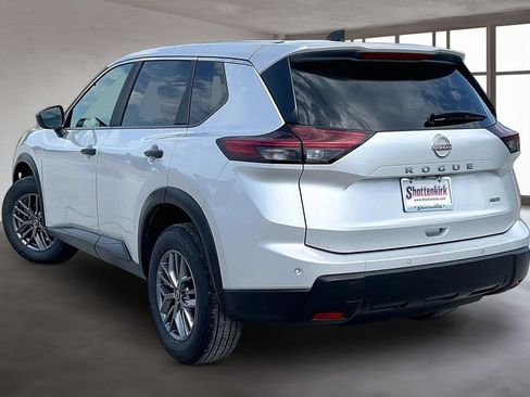 Used 2024 Nissan Rogue S AWD/4WD image 4