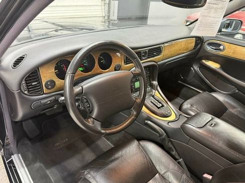 Used 2002 Jaguar XJ8 RWD image 17