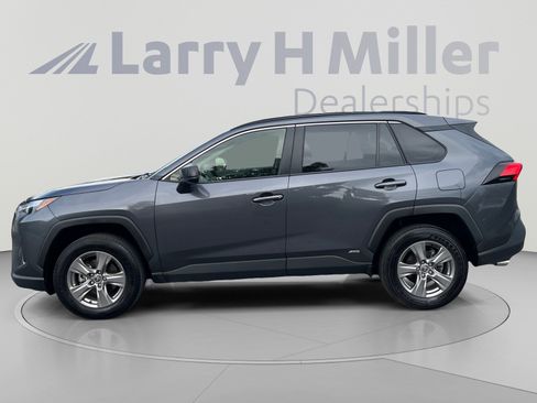 Used 2025 Toyota RAV4 LE AWD/4WD image 2