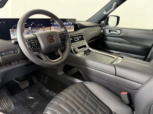 Used 2025 Nissan Armada PRO-4X w/ Pro-4X Premium Package image 4