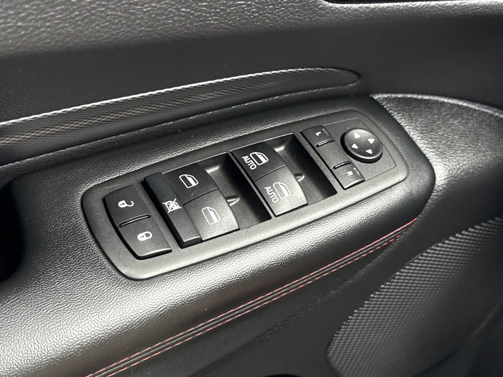 Used 2025 Dodge Durango GT RWD image 18