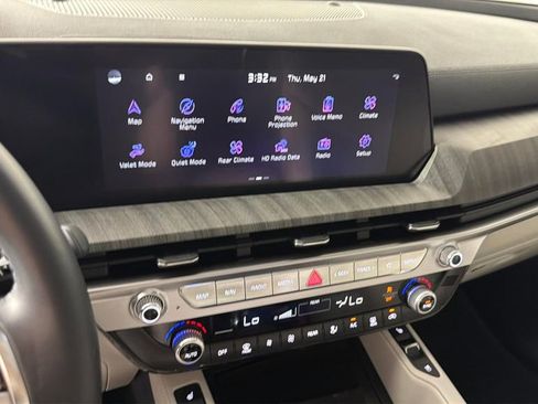 Used 2024 Kia Telluride EX w/ EX Captain's Chair Package FWD image 21