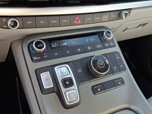 Used 2024 Hyundai Palisade SEL image 16