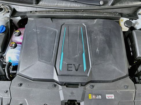 Used 2024 Hyundai Ioniq 5 SEL RWD image 33