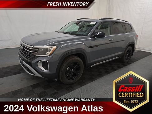 Used 2024 Volkswagen Atlas Peak Edition SE image 1