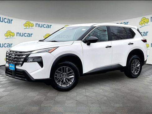 Used 2024 Nissan Rogue S image 3