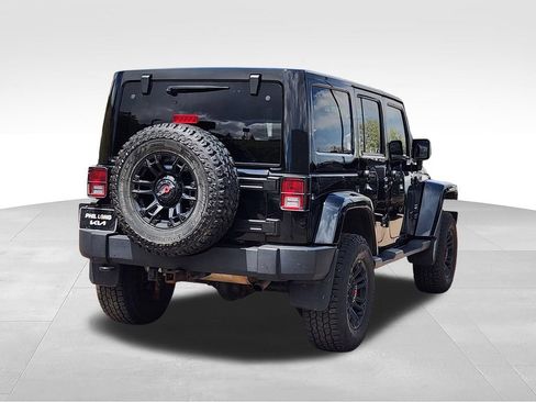 Used 2013 Jeep Wrangler Unlimited Sahara AWD/4WD image 5