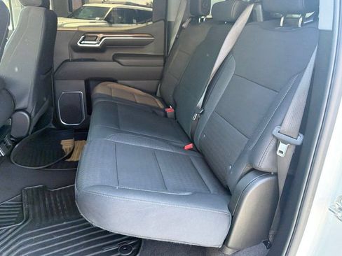Used 2025 Chevrolet Silverado 1500 LT AWD/4WD image 32
