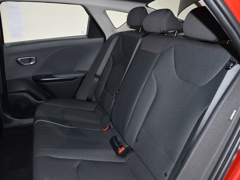 New 2025 Kia K4 LXS image 24