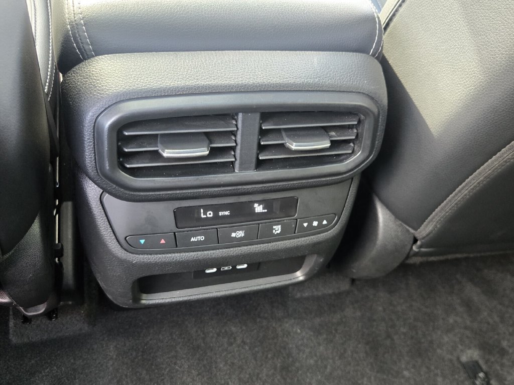 Certified 2025 Honda Pilot Touring image 12