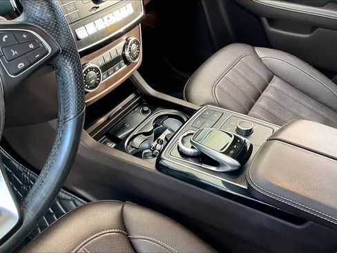 Used 2019 Mercedes-Benz GLS 450 4MATIC image 17