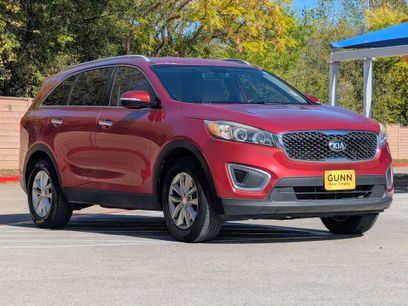 Used 2016 Kia Sorento LX w/ LX Convenience Package