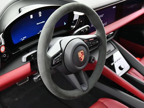 Certified 2025 Porsche Macan 4S Electric AWD/4WD image 17