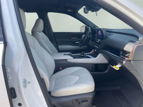 New 2026 Toyota Grand Highlander MAX Platinum image 10