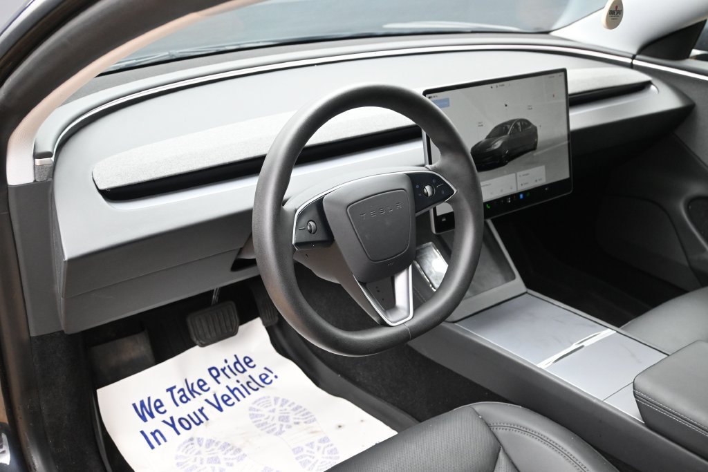 Used 2024 Tesla Model 3 Standard Range RWD image 8