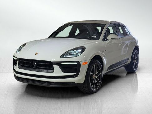 Used 2024 Porsche Macan AWD/4WD image 3