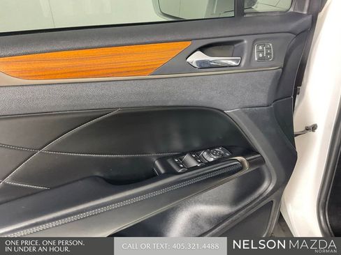Used 2019 Lincoln MKC Select w/ Select Plus Package FWD image 17