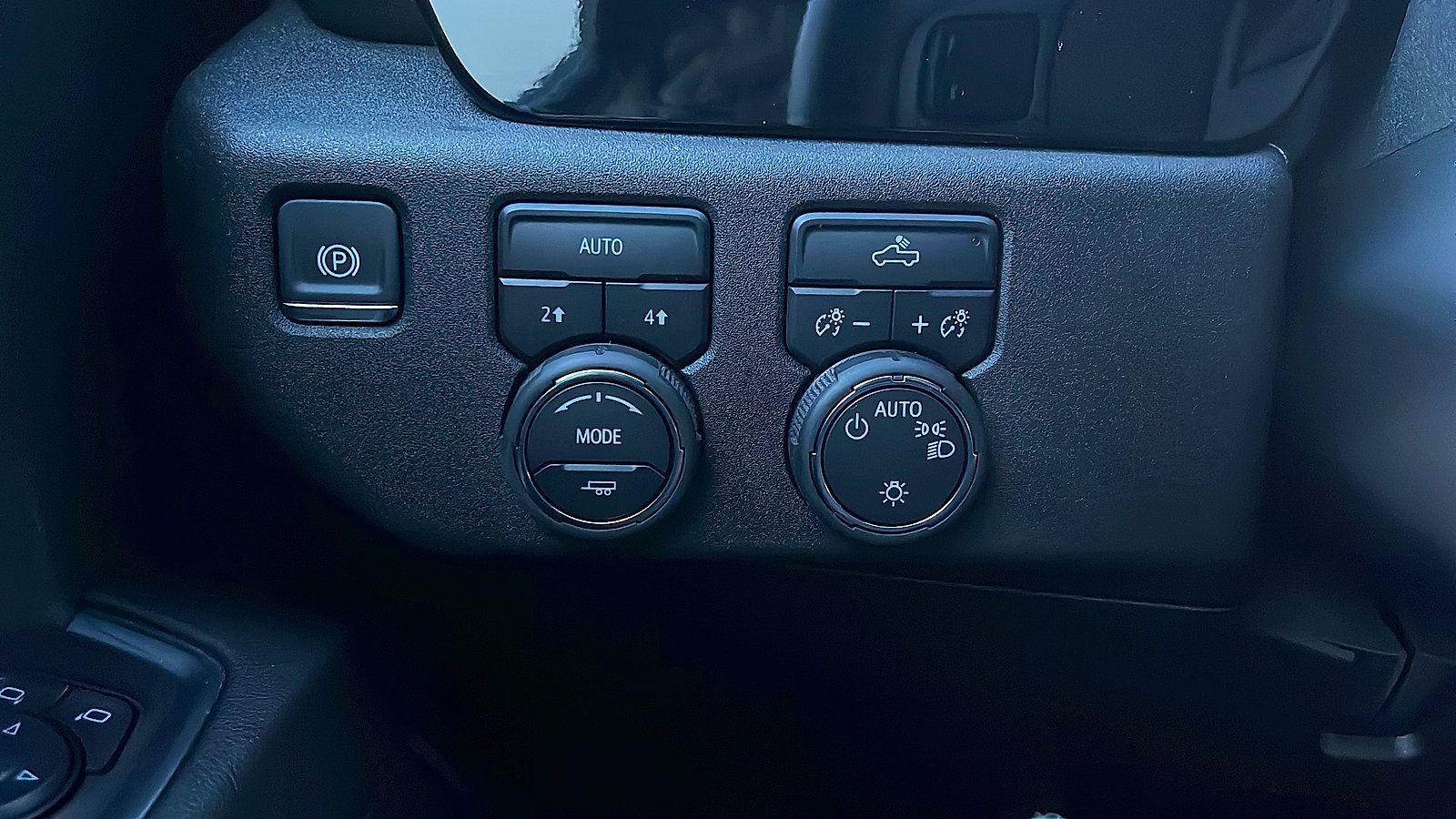 Used 2025 Chevrolet Silverado 1500 LT AWD/4WD image 20