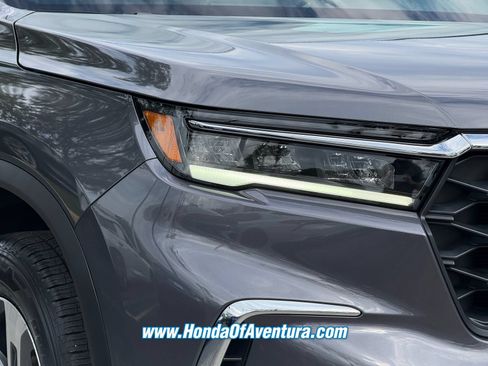 Certified 2025 Honda Pilot EX-L image 8
