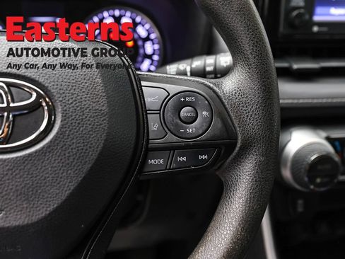 Used 2021 Toyota RAV4 XLE AWD/4WD image 16