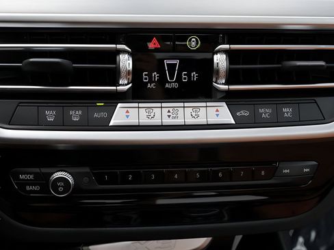 Certified 2024 BMW X3 xDrive30i w/ Convenience Package image 28