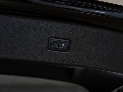 Used 2023 Audi Q8 Premium Plus w/ Premium Plus Package image 58