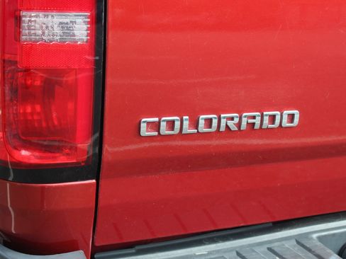 Used 2015 Chevrolet Colorado LT w/ Luxury Package image 43