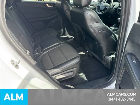 Used 2023 Ford Escape SE image 18