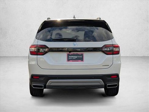 New 2025 Honda Pilot Touring image 7