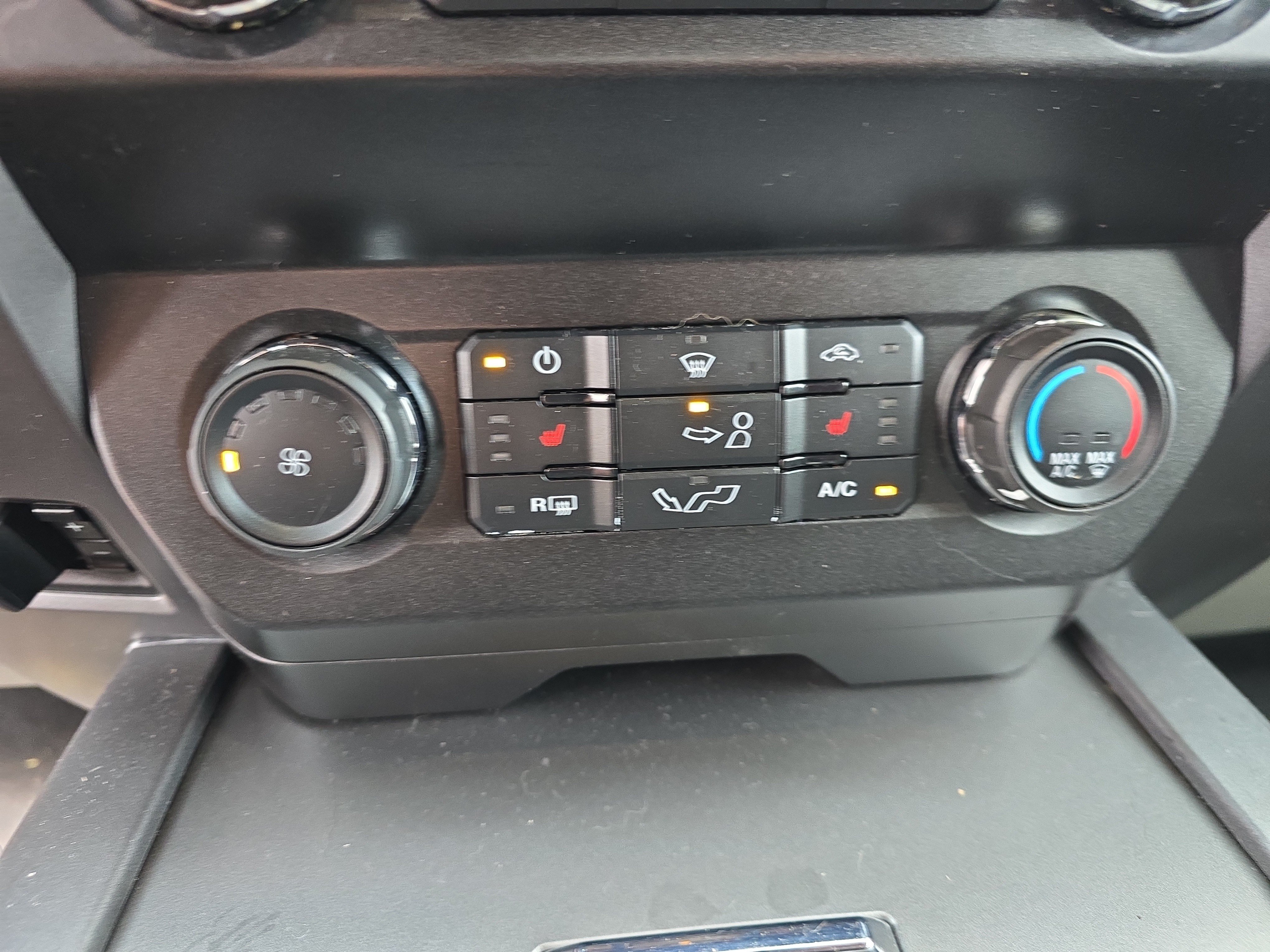 Used 2020 Ford F150 XLT w/ Equipment Group 302A Luxury AWD/4WD image 29