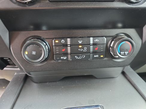 Used 2020 Ford F150 XLT w/ Equipment Group 302A Luxury AWD/4WD image 29