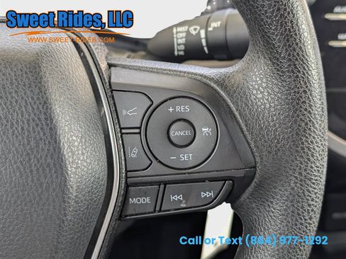 Used 2019 Toyota Camry LE image 16