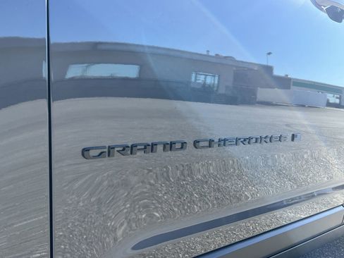 New 2025 Jeep Grand Cherokee L Limited AWD/4WD image 35