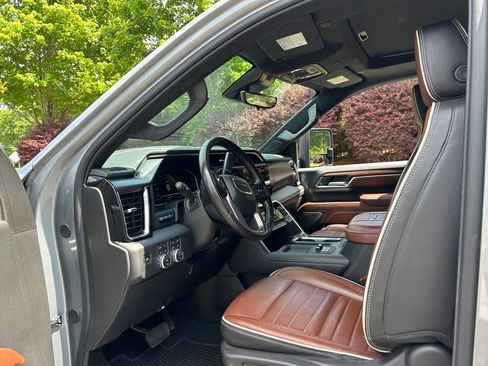 Used 2024 GMC Sierra 3500 Denali Ultimate AWD/4WD image 50