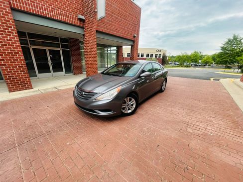 Used 2011 Hyundai Sonata GLS w/ Popular Equipment Pkg 2 FWD image 3