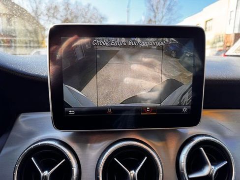 Used 2015 Mercedes-Benz CLA 250 4MATIC image 17