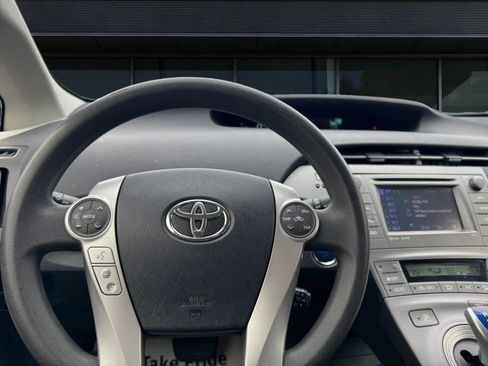 Used 2013 Toyota Prius Three FWD image 3