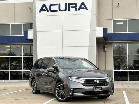 Used 2024 Honda Odyssey Elite image 2