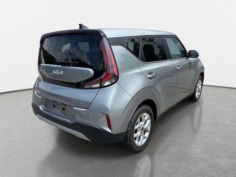 Used 2024 Kia Soul FWD image 4